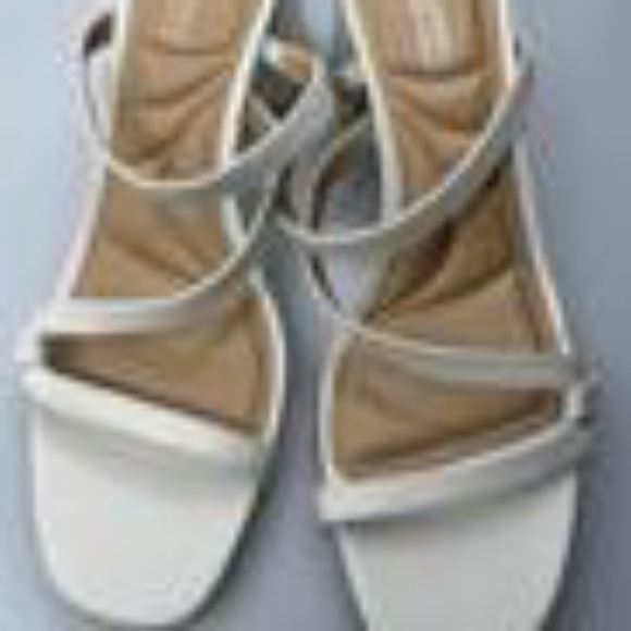 New Chinese Laundry White size 7.5 Sandal - Picture 1 of 6